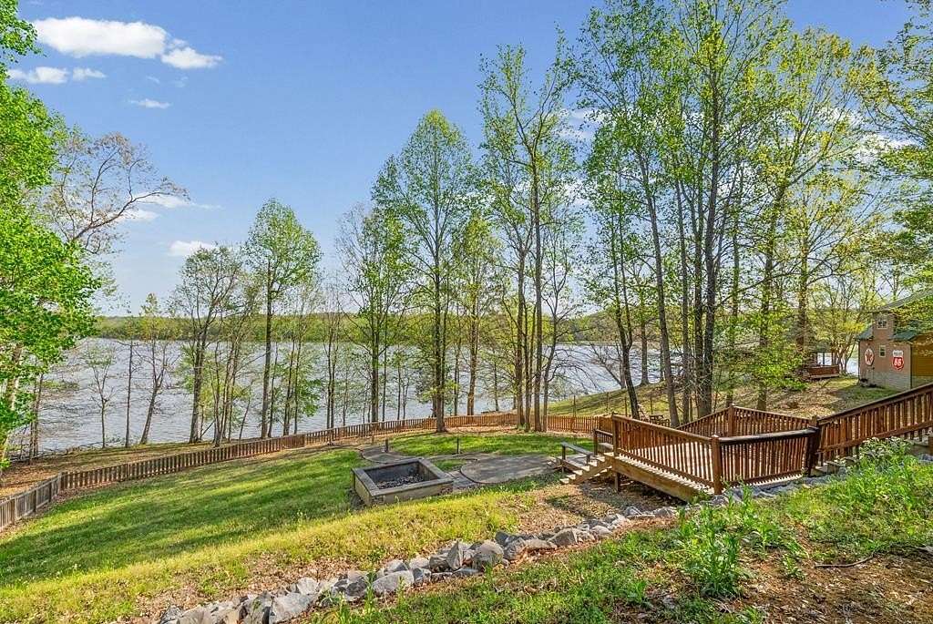 1.59 Acres of Land with Home for Sale in Dover, Tennessee