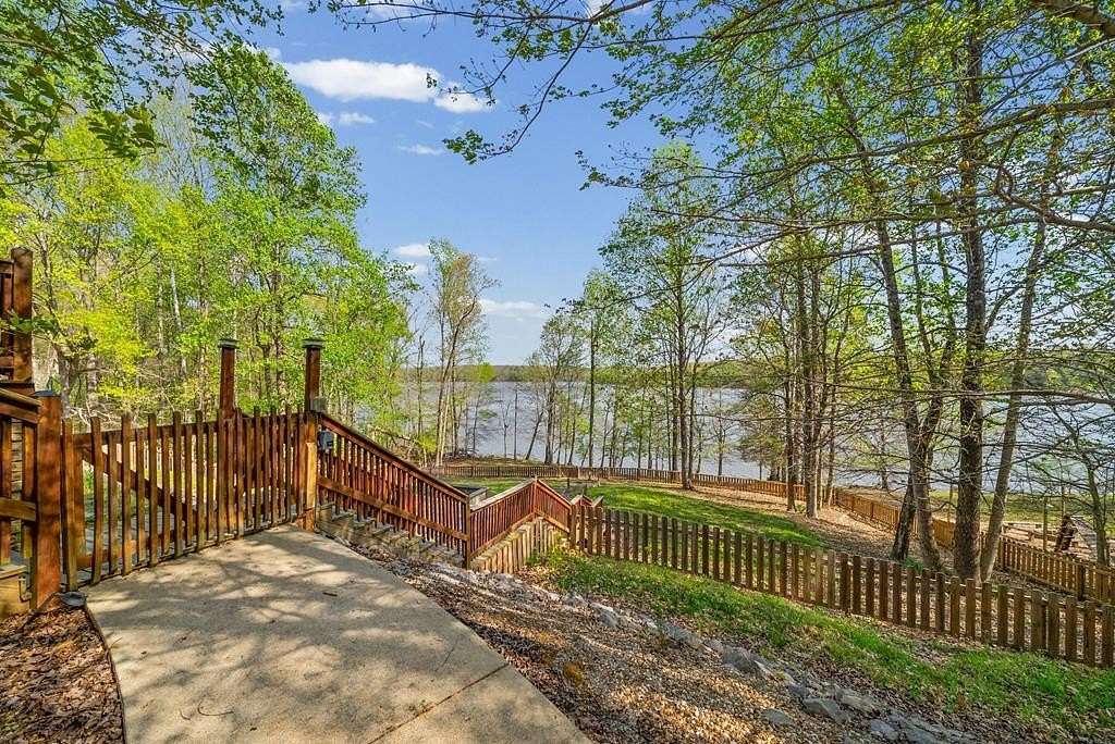 1.59 Acres of Land with Home for Sale in Dover, Tennessee