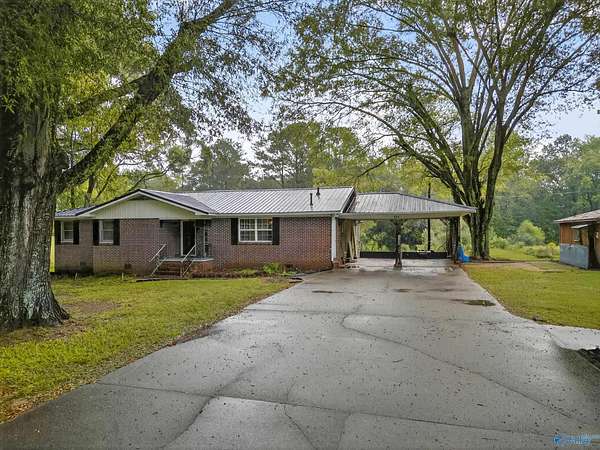 7 Acres of Land with Home for Sale in Gadsden, Alabama