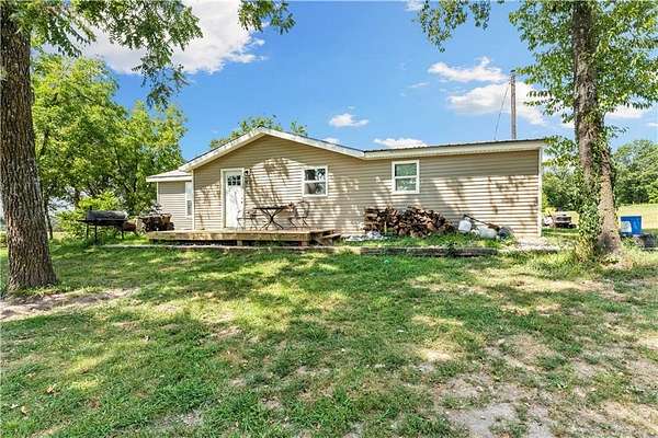 19.8 Acres of Land with Home for Sale in Huntsville, Arkansas