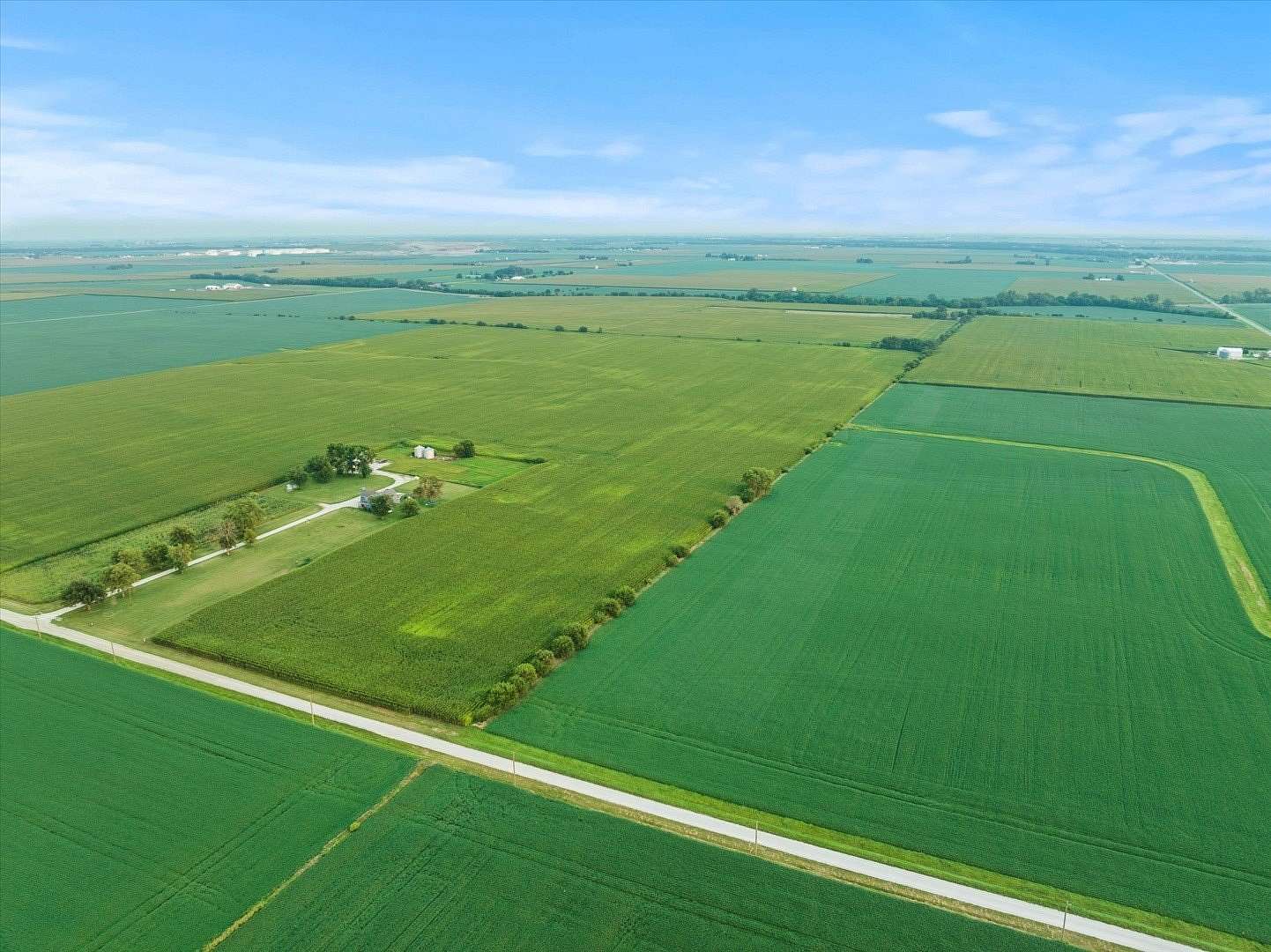 230 Acres of Land for Sale in Pontiac, Illinois