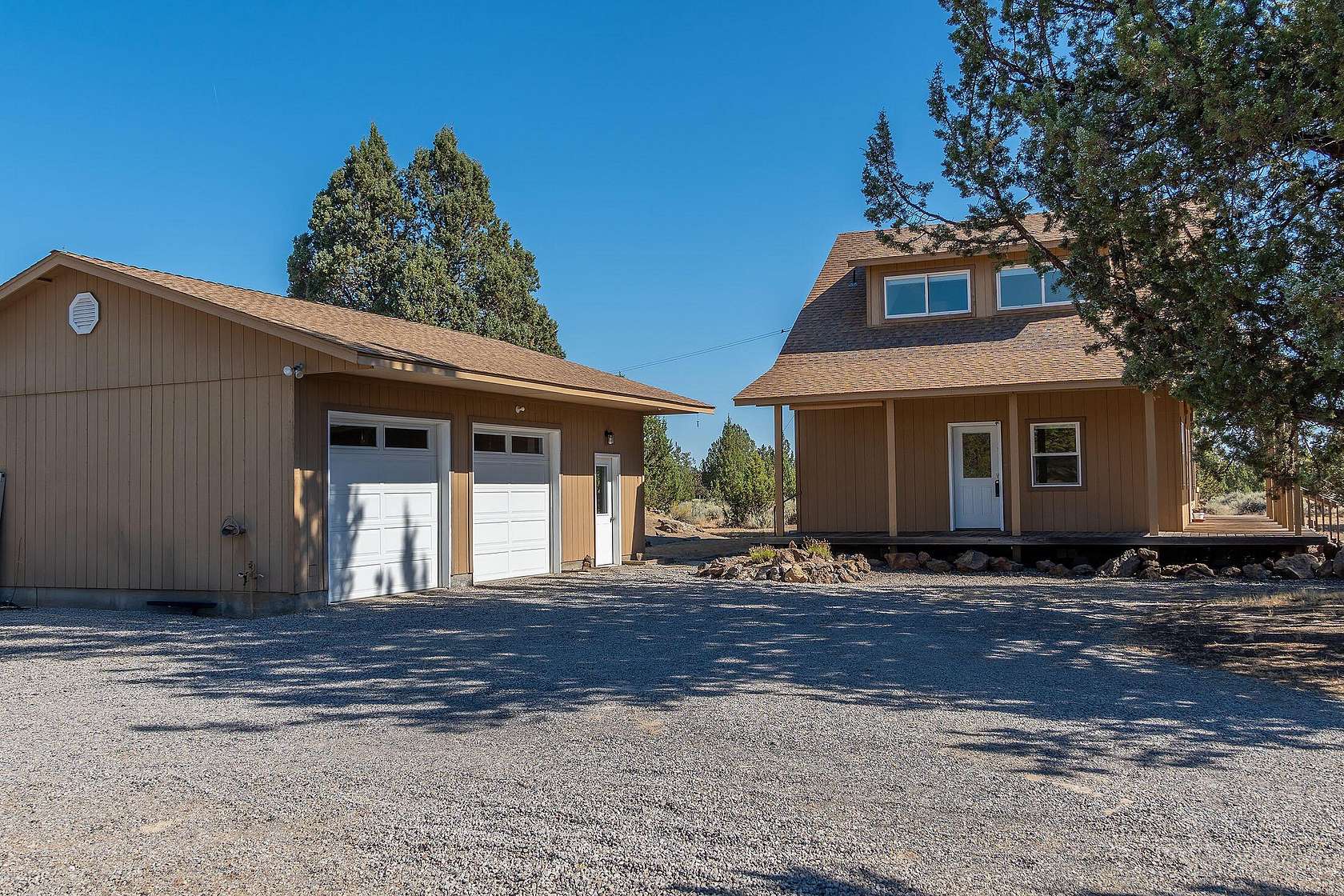 3.84 Acres of Land with Home for Sale in Terrebonne, Oregon