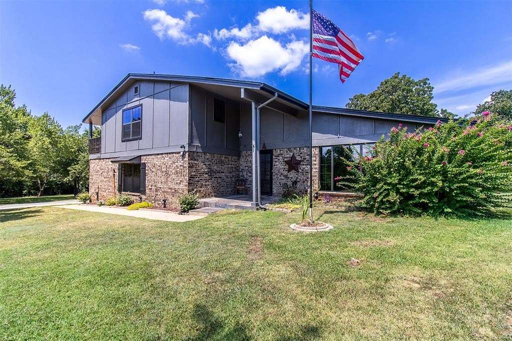 4.8 Acres of Residential Land with Home for Sale in Choctaw, Oklahoma