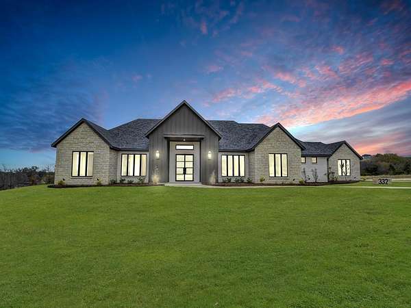 2 Acres of Residential Land with Home for Sale in Fort Worth, Texas