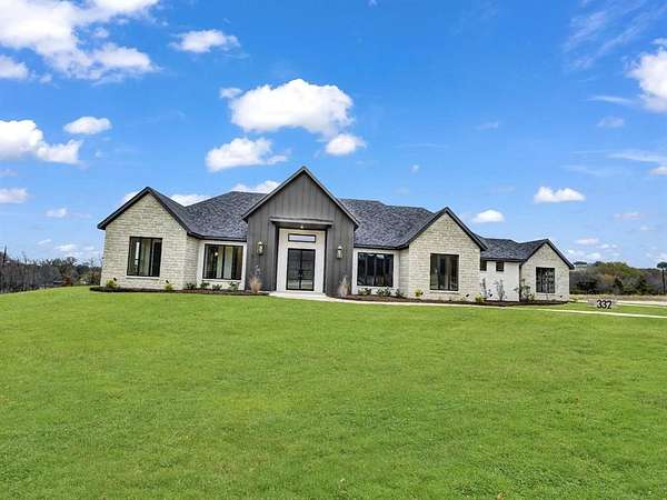 2 Acres of Residential Land with Home for Sale in Fort Worth, Texas