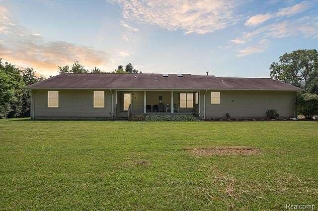 5.62 Acres of Residential Land with Home for Sale in Auburn Hills, Michigan