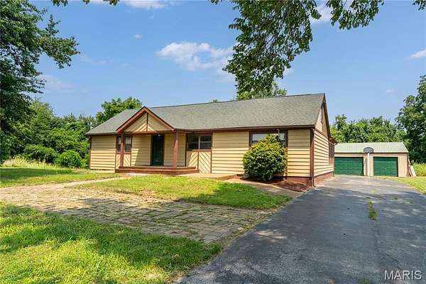 8.2 Acres of Residential Land with Home for Sale in Edwardsville, Illinois