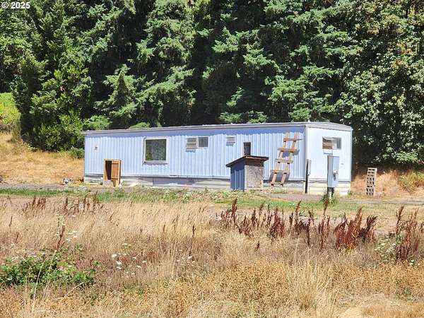 5 Acres of Residential Land with Home for Sale in Drain, Oregon