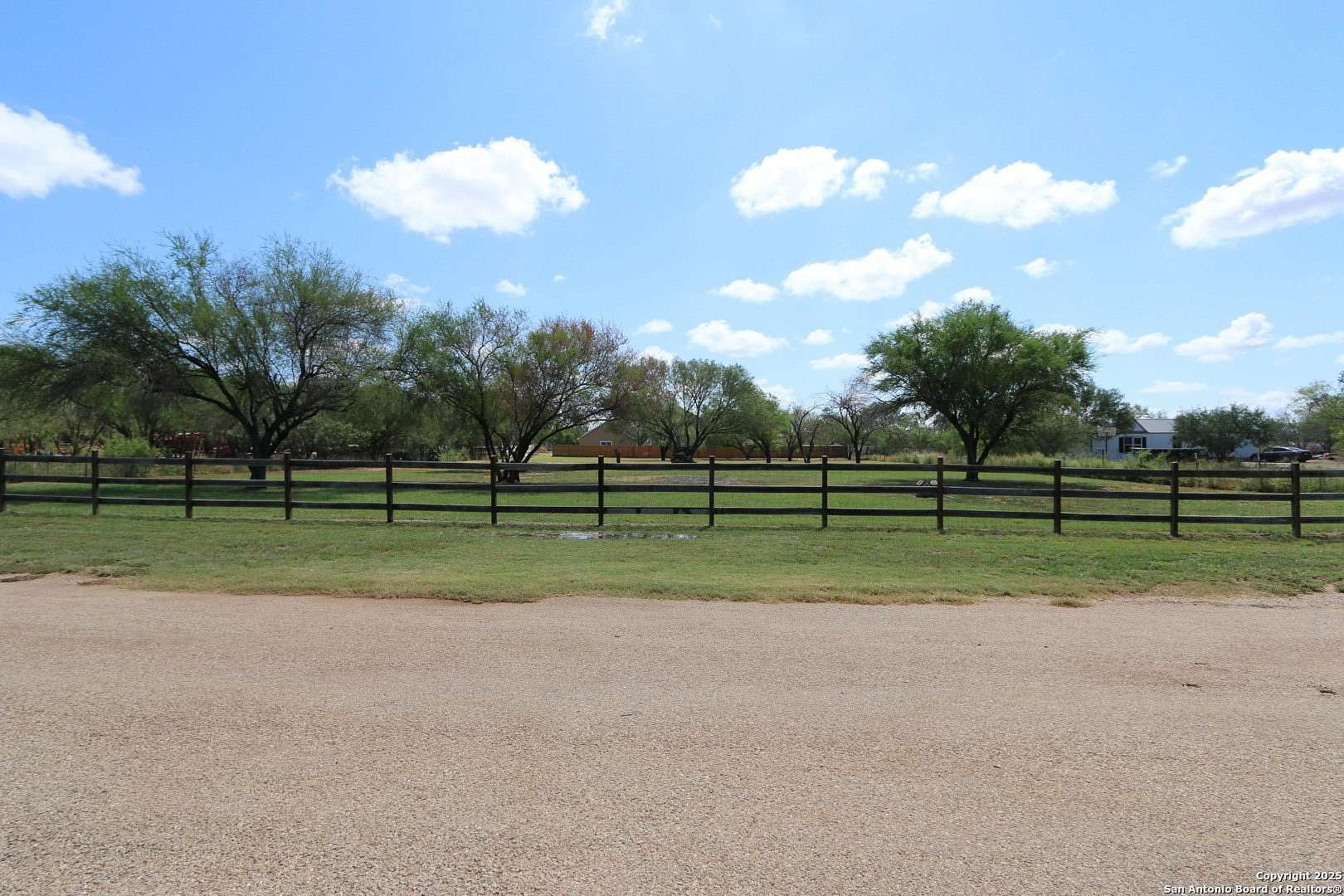1 Acre of Residential Land for Sale in Devine, Texas