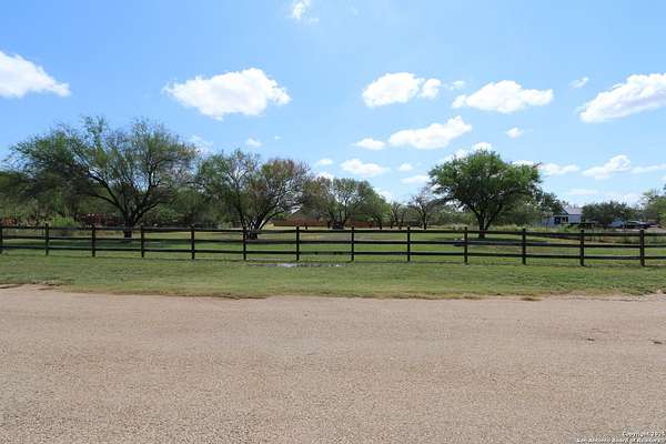 1 Acre of Residential Land for Sale in Devine, Texas