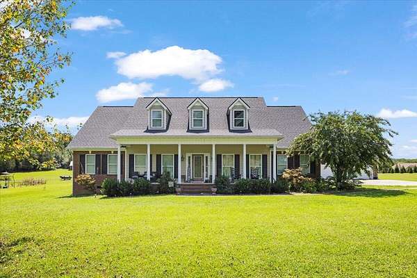 1.53 Acres of Residential Land with Home for Sale in Dayton, Tennessee