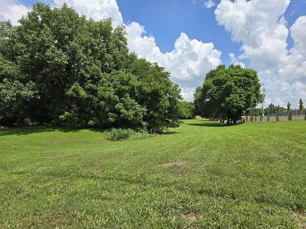 11.3 Acres of Land for Sale in Cottontown, Tennessee