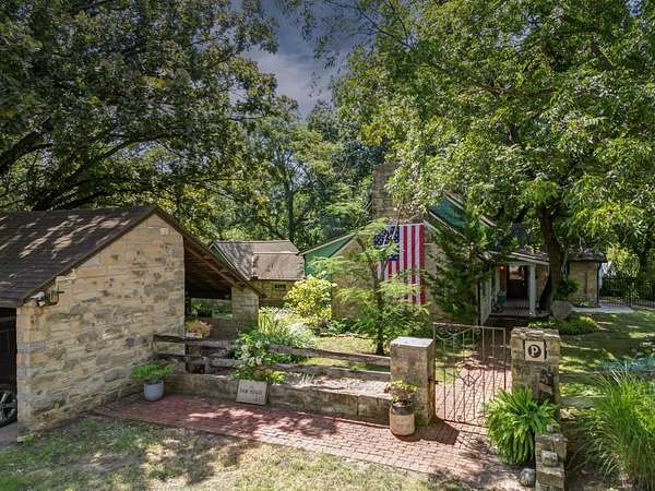 20 Acres of Land with Home for Sale in Winfield, Kansas