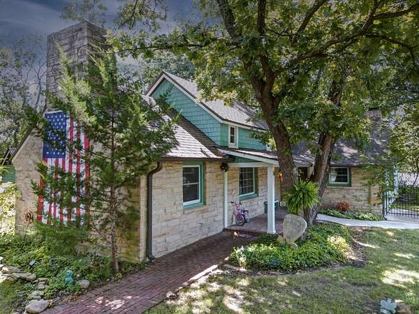 20 Acres of Land with Home for Sale in Winfield, Kansas