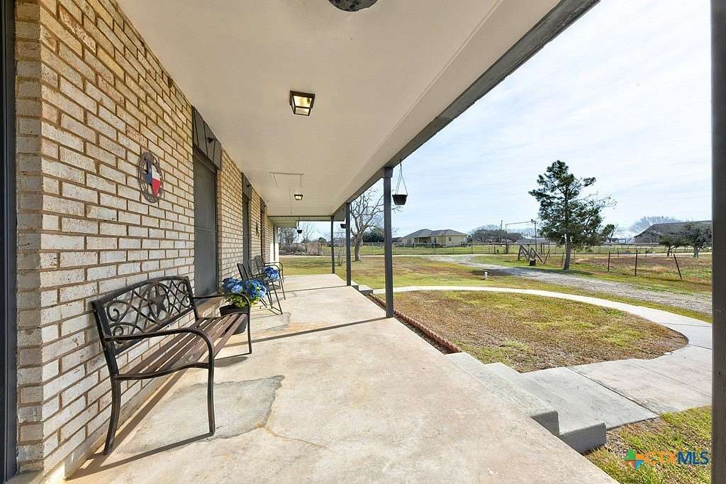 10 Acres of Land with Home for Sale in Marion, Texas