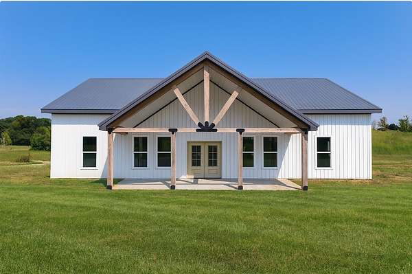 15.3 Acres of Land with Home for Sale in Springfield, Tennessee