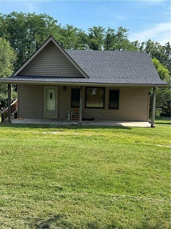 4.1 Acres of Residential Land with Home for Sale in St. Joseph, Missouri