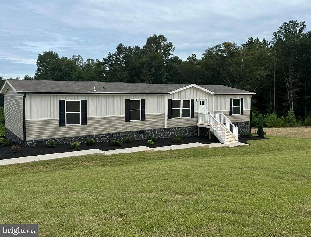 2.7 Acres of Residential Land with Home for Sale in Louisa, Virginia