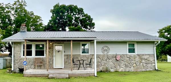 2.1 Acres of Residential Land with Home for Sale in Manchester, Tennessee