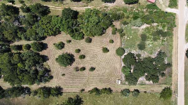 4.8 Acres of Residential Land for Sale in Calvert, Texas
