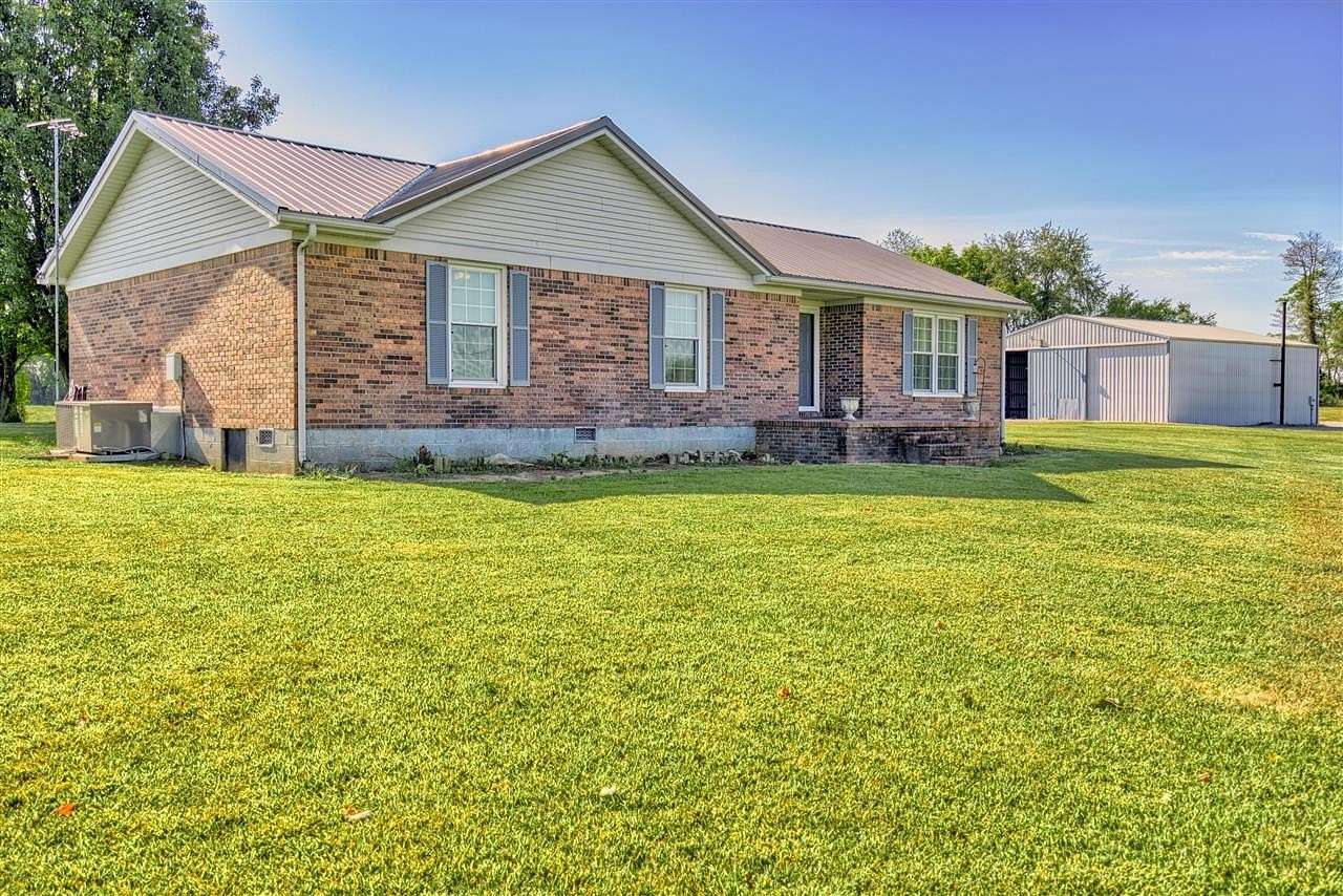 3.53 Acres of Land with Home for Sale in Franklin, Kentucky