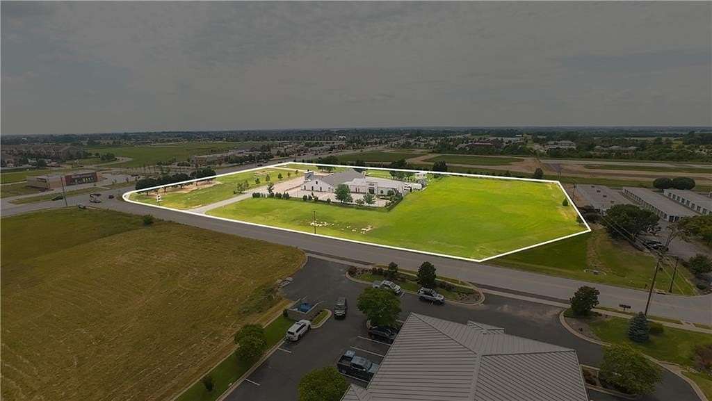 6 Acres of Improved Commercial Land for Sale in Bentonville, Arkansas