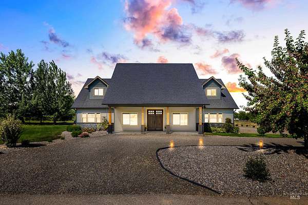 2.1 Acres of Residential Land with Home for Sale in Caldwell, Idaho