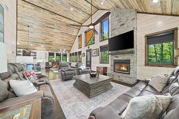 1.9 Acres of Residential Land with Home for Sale in Broken Bow, Oklahoma