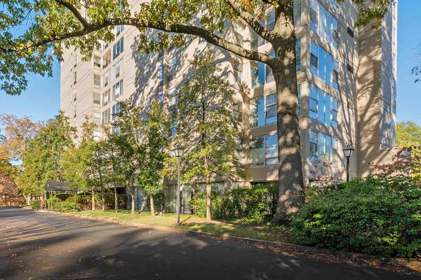 2.68 Acres of Residential Land with Home for Sale in Memphis, Tennessee