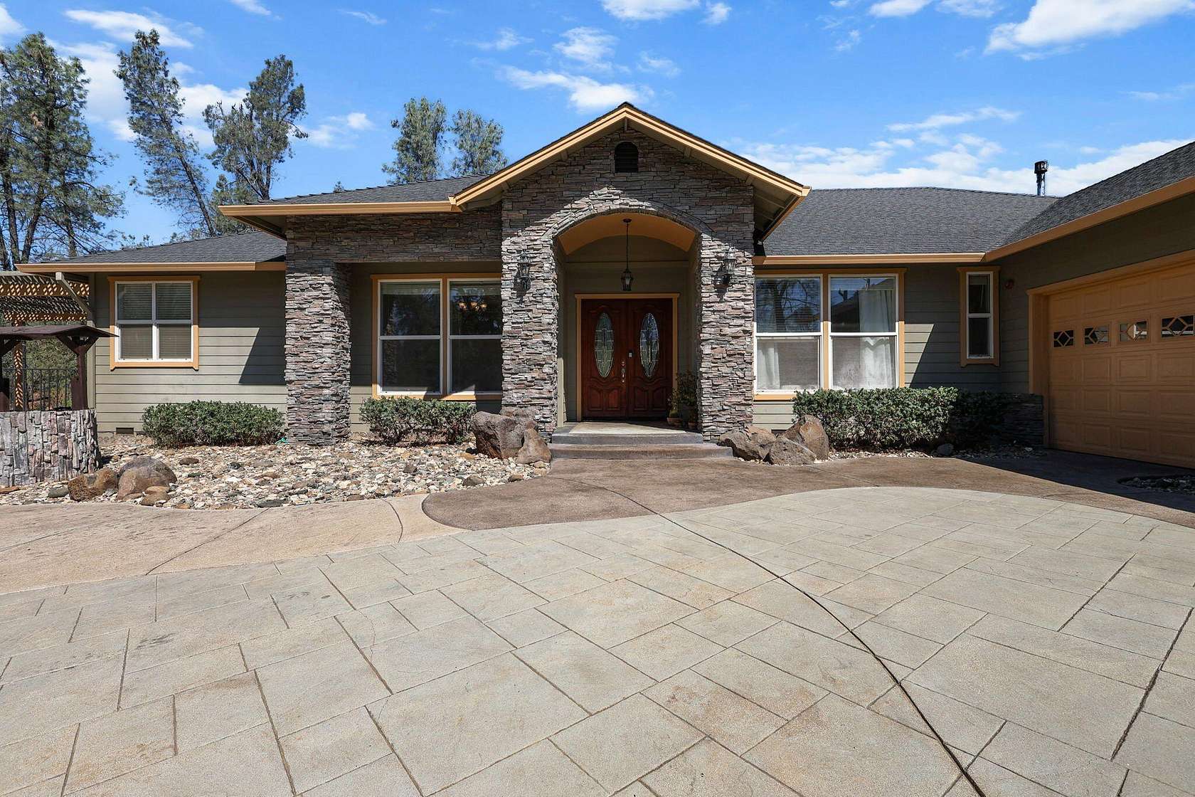 2.5 Acres of Residential Land with Home for Sale in Redding, California