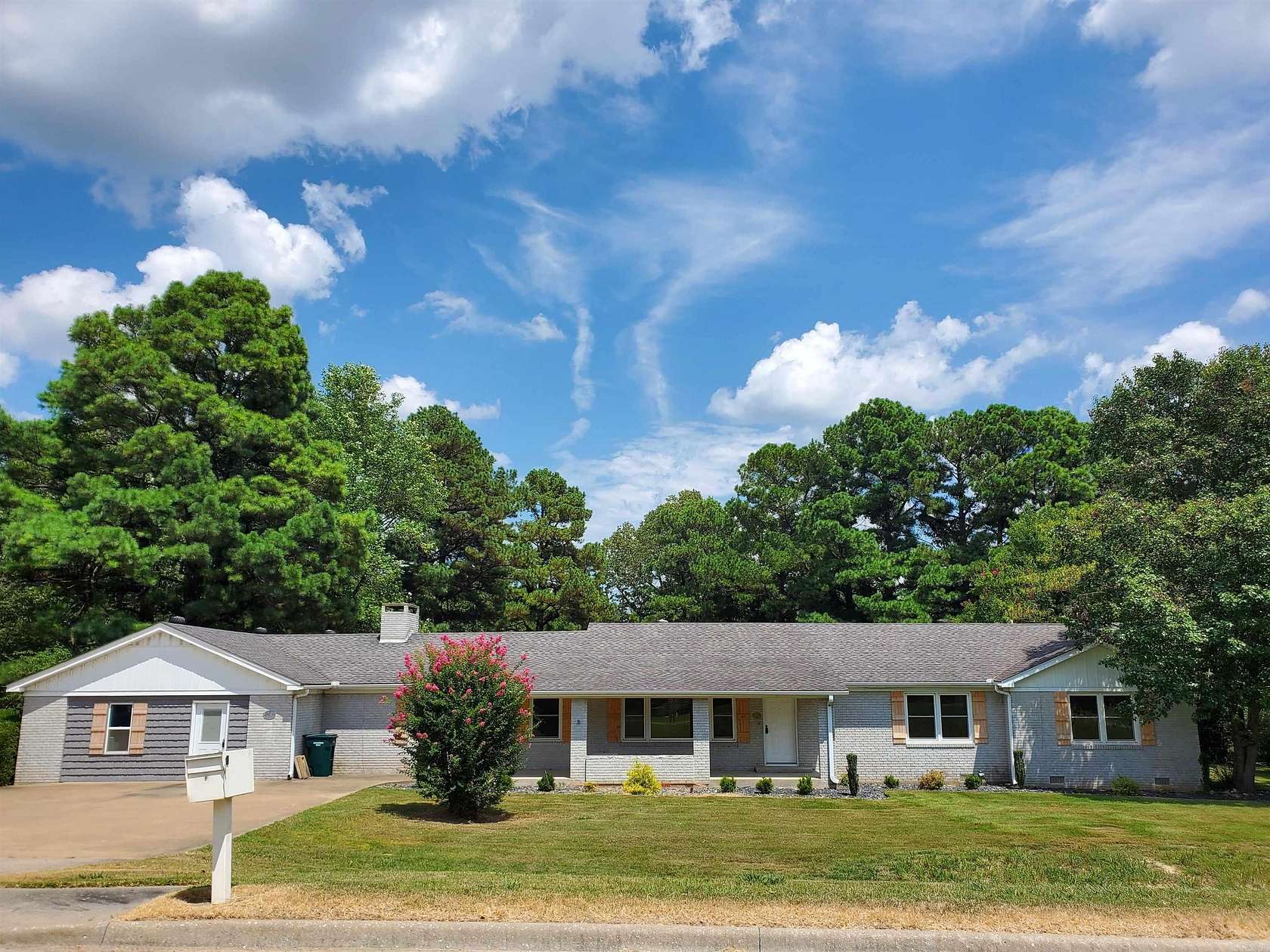 2.46 Acres of Residential Land with Home for Sale in Piggott, Arkansas