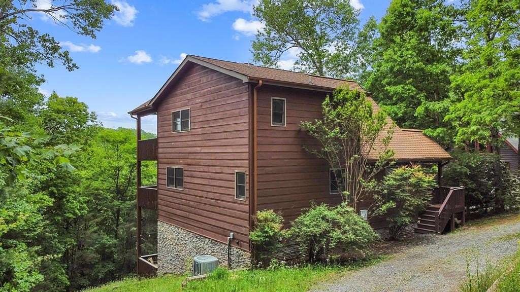 1.5 Acres of Residential Land with Home for Sale in Blue Ridge, Georgia