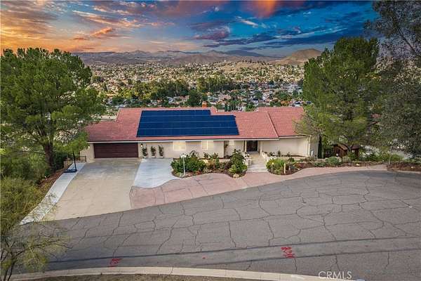 3.28 Acres of Residential Land with Home for Sale in Canyon Lake, California