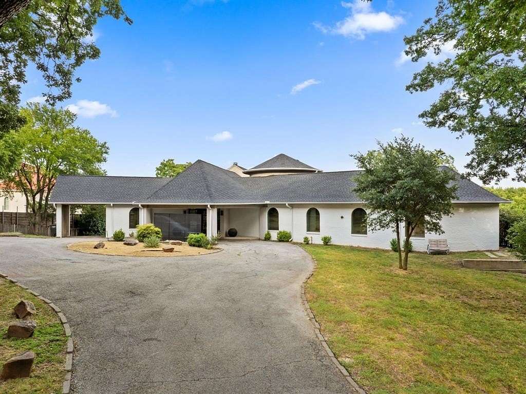 2.86 Acres of Residential Land with Home for Sale in Fort Worth, Texas