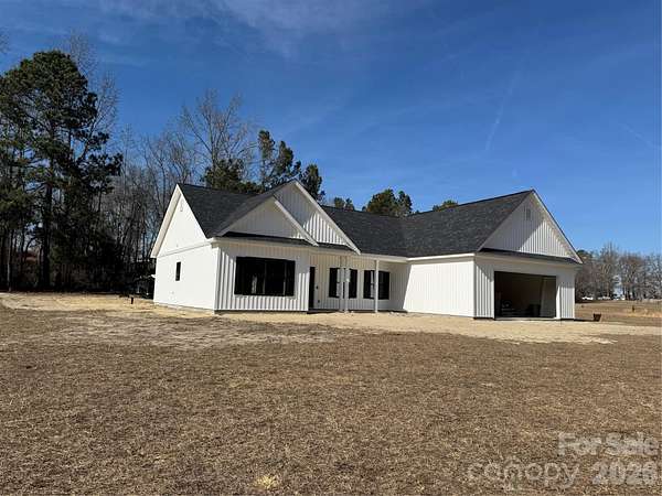 2.67 Acres of Residential Land with Home for Sale in Kershaw, South Carolina