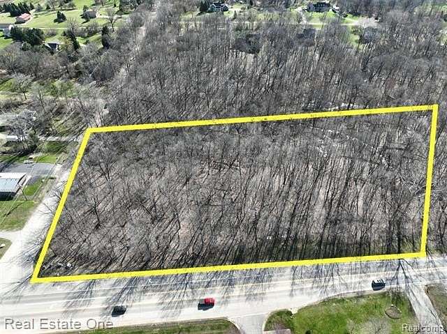 4 Acres of Residential Land for Sale in Clarkston, Michigan