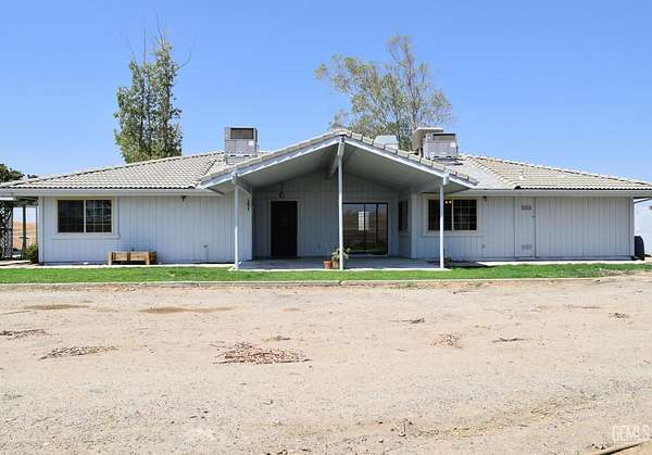 20.8 Acres of Land with Home for Sale in Bakersfield, California