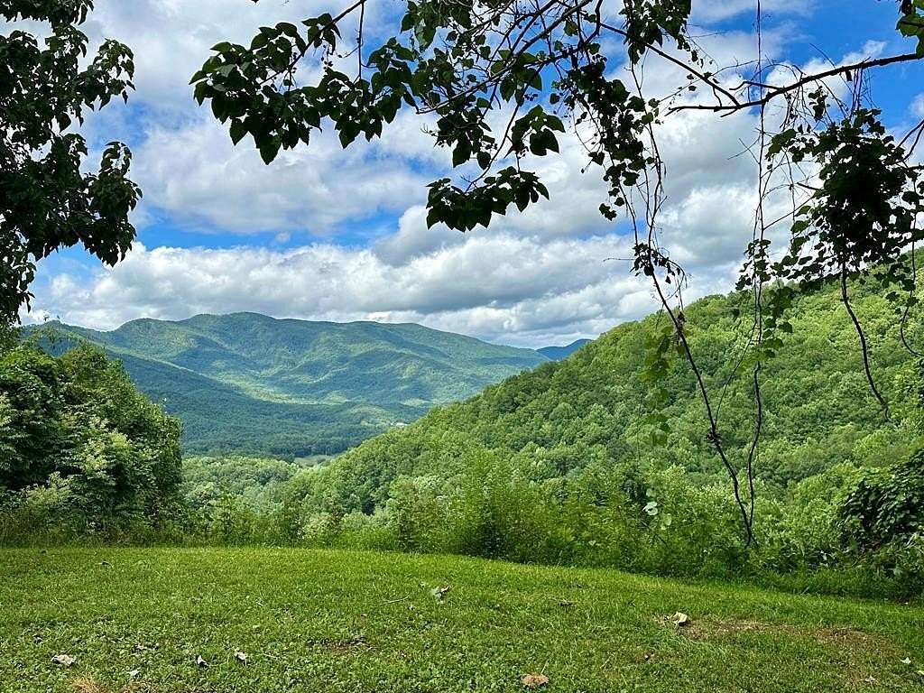 5 Acres of Land for Sale in Hayesville, North Carolina