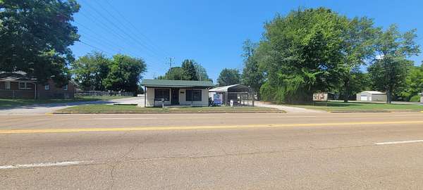 0.27 Acres of Improved Commercial Land for Sale in Parsons, Tennessee