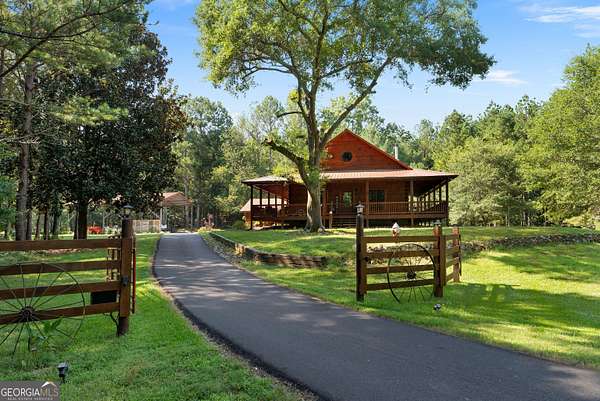 16.4 Acres of Land with Home for Sale in Rome, Georgia