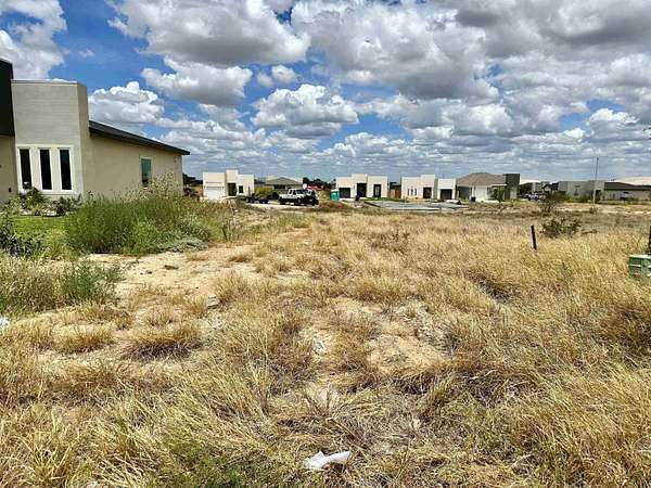 0.1 Acres of Residential Land for Sale in Laredo, Texas