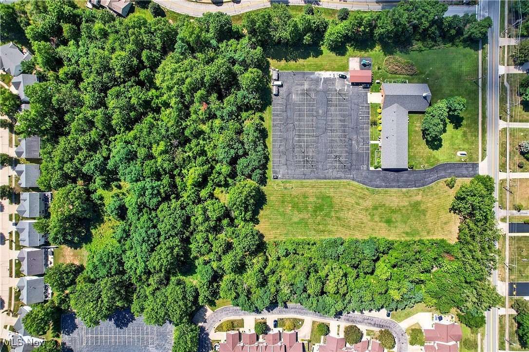 6 Acres of Mixed-Use Land for Sale in Middleburg Heights, Ohio