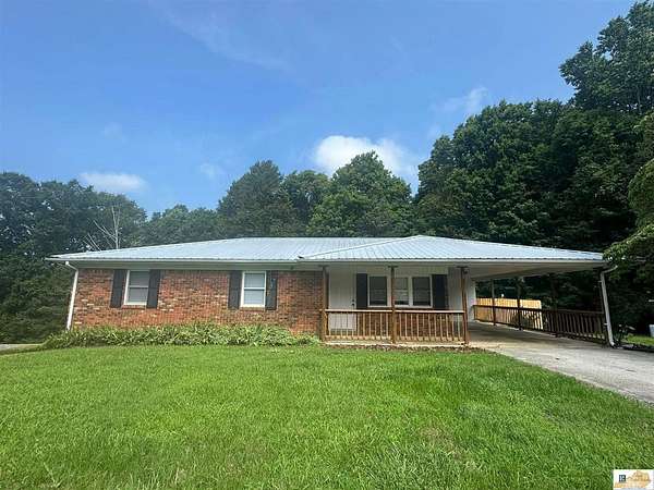 2 Acres of Residential Land with Home for Sale in Tompkinsville, Kentucky