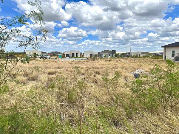 0.1 Acres of Residential Land for Sale in Laredo, Texas