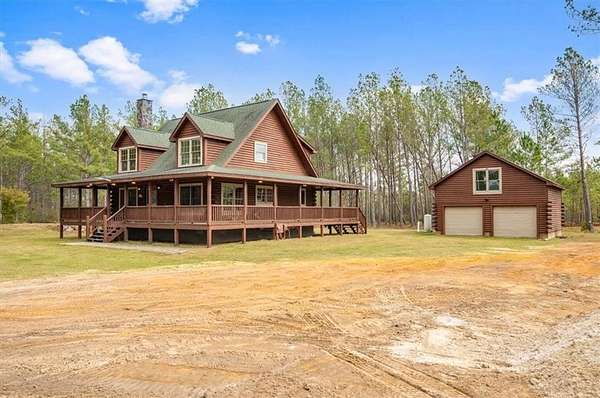 26.5 Acres of Land with Home for Sale in Waycross, Georgia