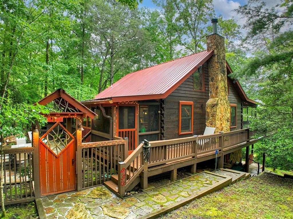 1.5 Acres of Residential Land with Home for Sale in Blue Ridge, Georgia