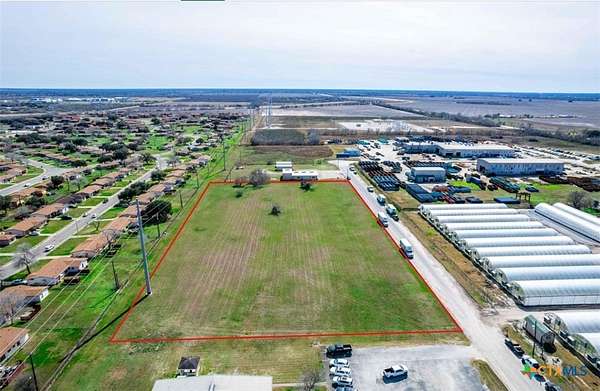 4 Acres of Commercial Land for Sale in Beeville, Texas