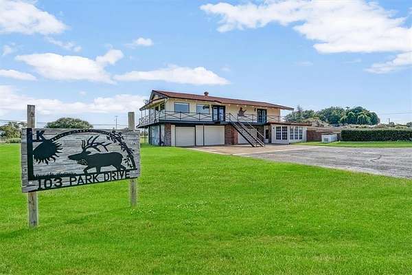 1.7 Acres of Residential Land with Home for Sale in Sayre, Oklahoma