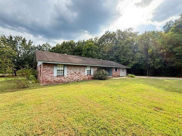 3.46 Acres of Residential Land with Home for Sale in Dardanelle, Arkansas