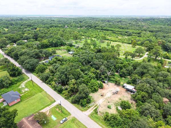 0.87 Acres of Residential Land for Sale in Hitchcock, Texas